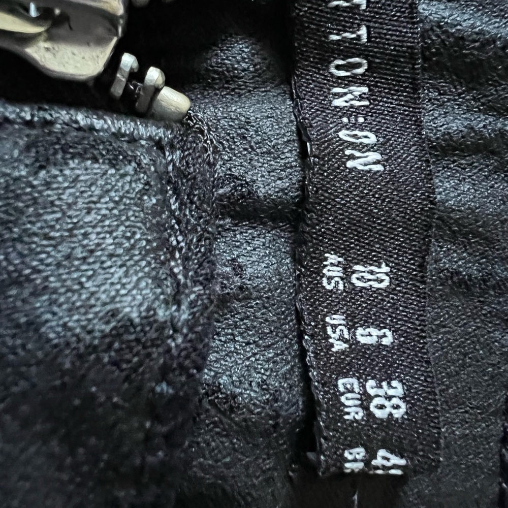 Two mini skirts - Picture 3 of 8